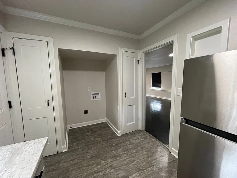 2219 Gilbert Dr — Photo 9