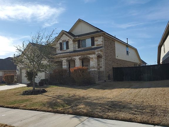 2nd image of 906 Abelia Ave