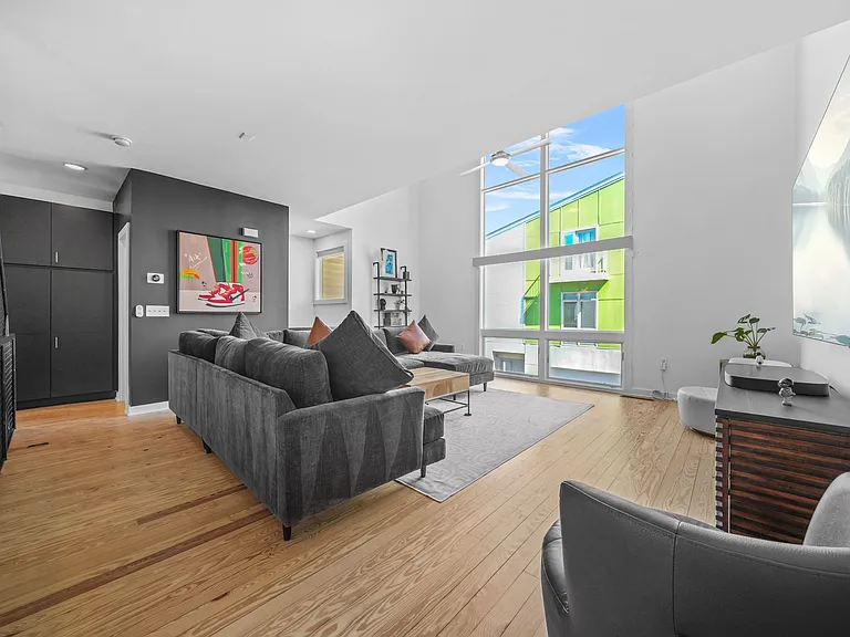 1277 Aalto Main NW — Photo 2