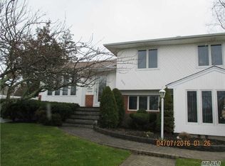 2557 Army Pl, Bellmore, NY