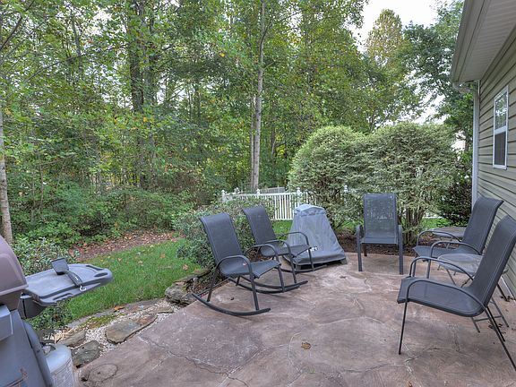 4th image of 9619 Willow Leaf Ln