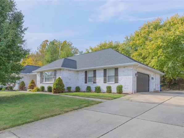 21 Meadow Rue Dr, Edwardsville, IL 62025