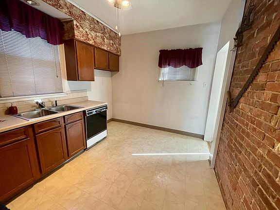 5th image of 1135 Berkshire Ave