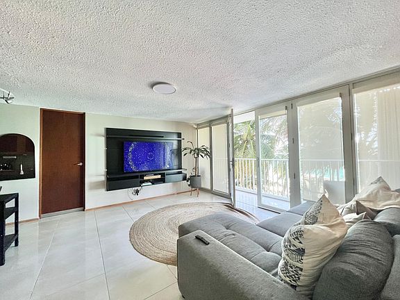 2nd image of 3103 Avenue Isla Verde #305