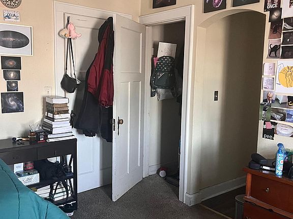 5th image of 615 N Dubuque St #2