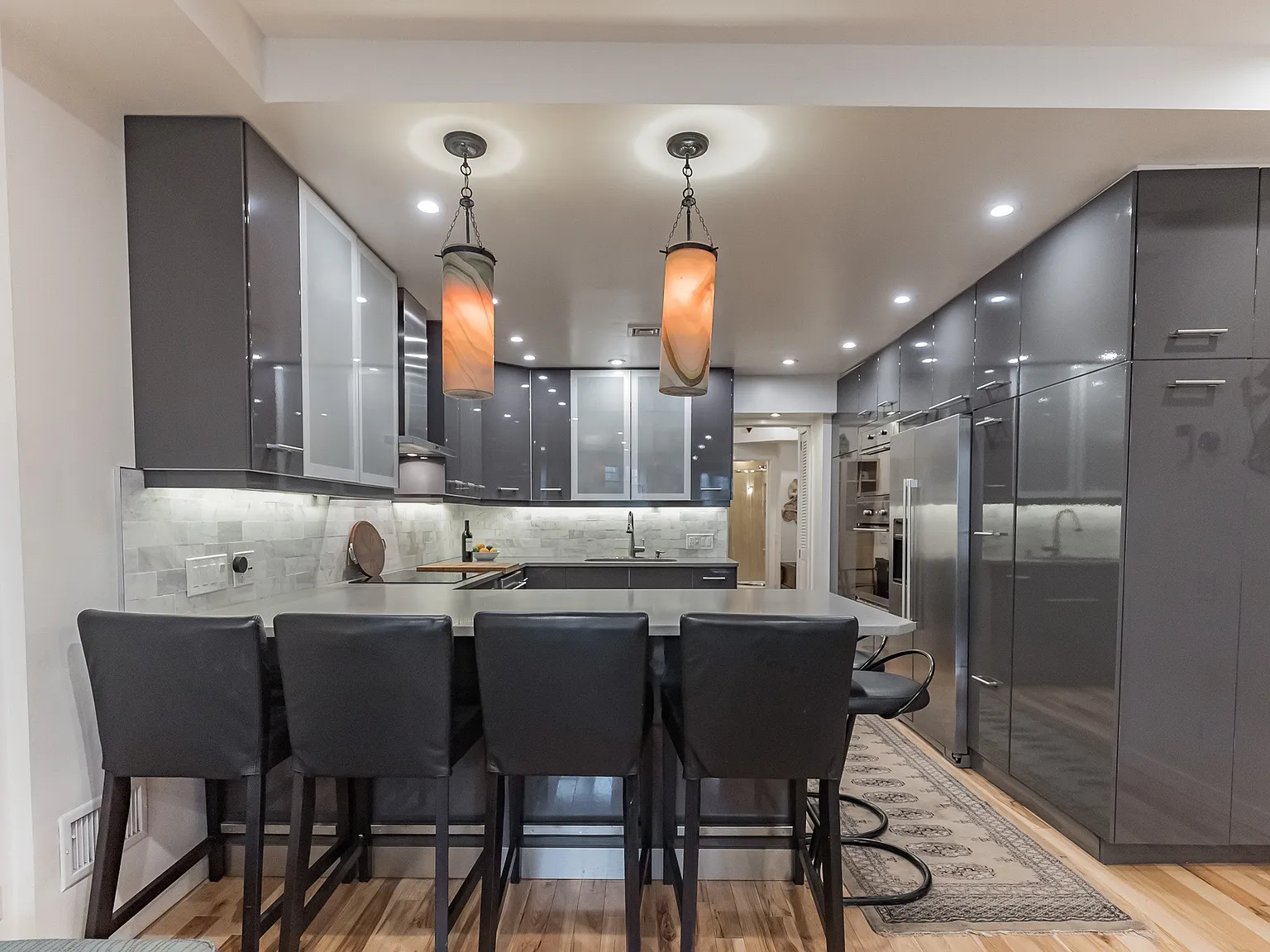 2 bed, 1000 sqft, $2,950 — Photo 4