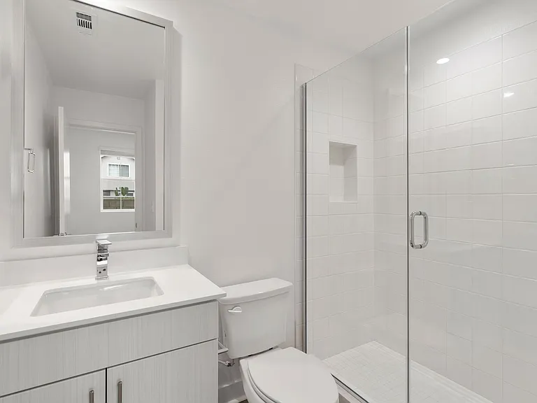 138 S Gardenia — Photo 7
