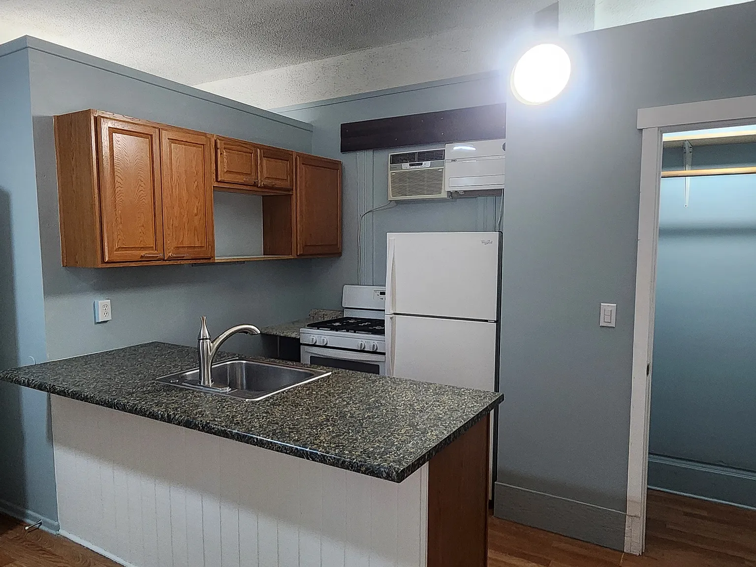 Studio, 372 sqft, $1,695 — Photo 4