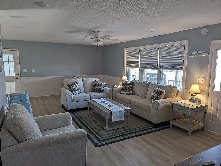 6248 Sharpley St — Photo 6