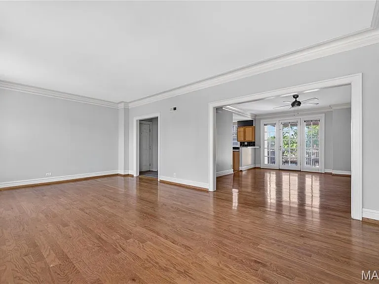 5510 Waterman Blvd #202 — Photo 13