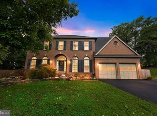 21170 Mayapple Pl, Sterling, VA 20164