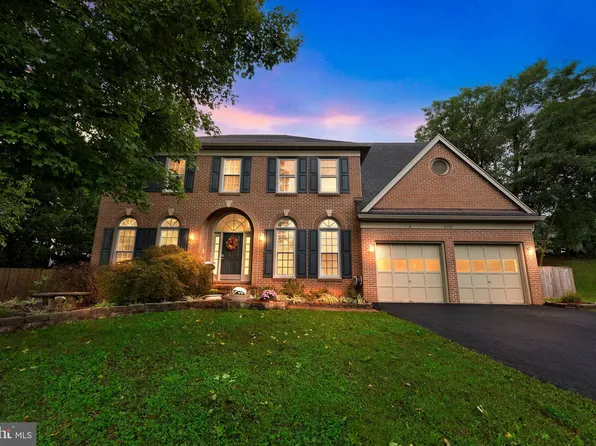 21170 Mayapple Pl, Sterling, VA 20164