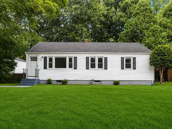 9 Moss Rd, Springfield, MA 01119