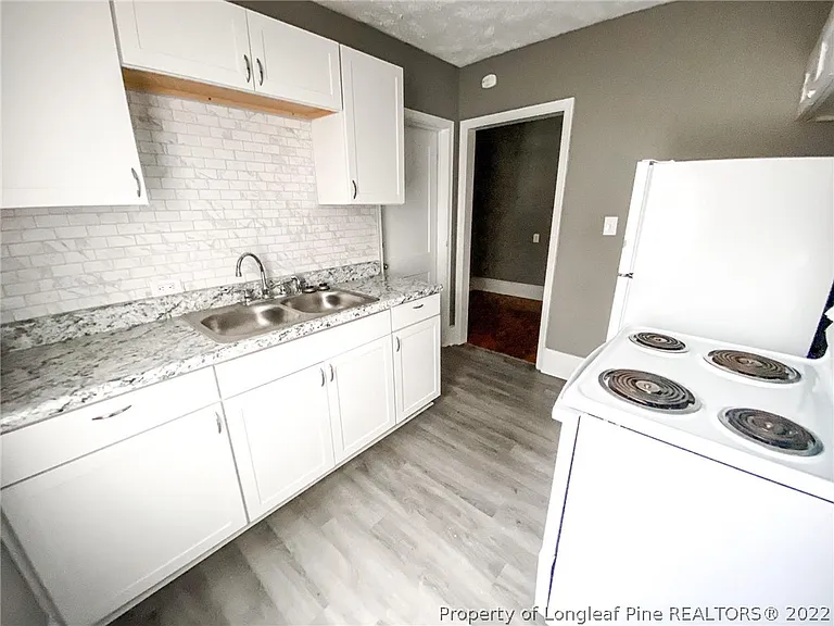 210 E 16th St #2 — Photo 16