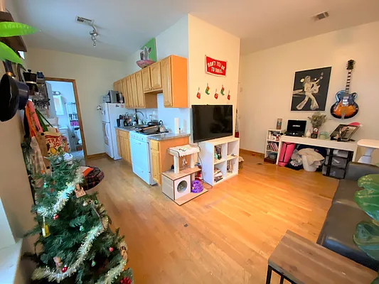 Rented by Virtual Real Estate | media 9