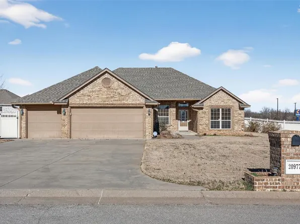 20977 Fall Creek Dr, Harrah, OK 73045