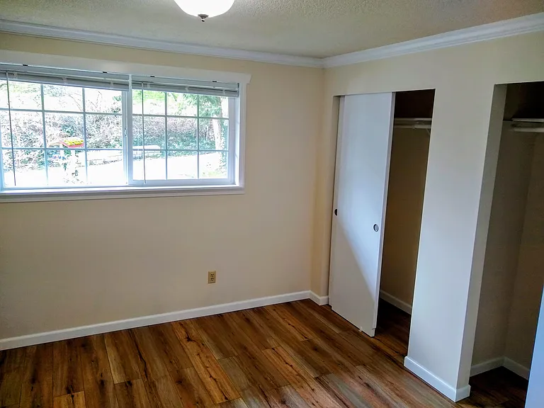 603 Sutton Ln — Photo 10