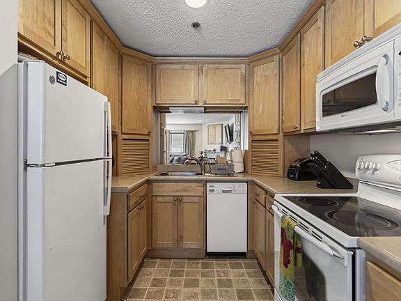 5th image of 372 Skiway Road #2-307