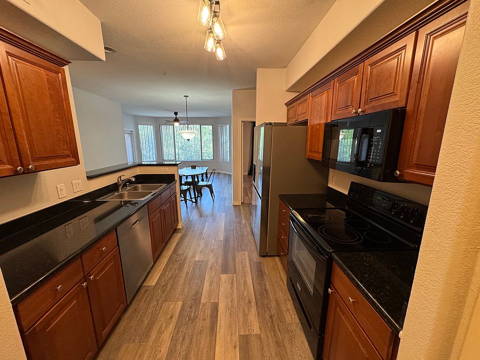1st image of 420 W 1st St Unit 223