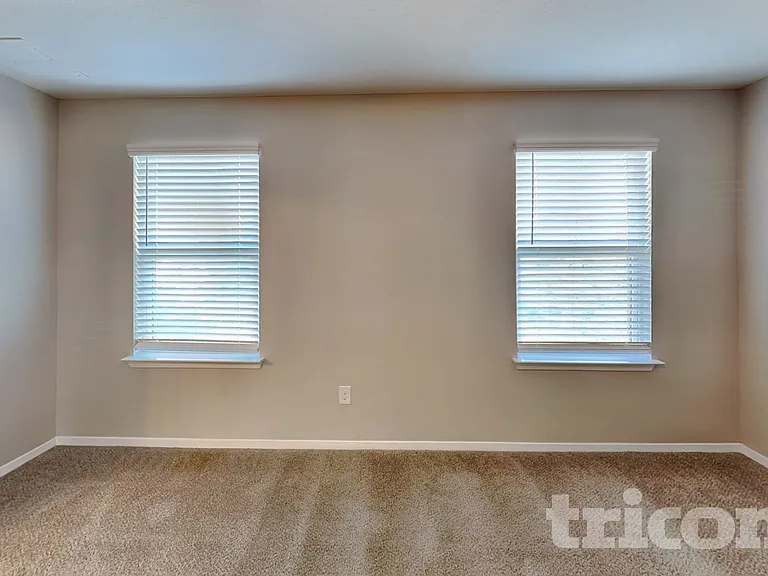 9411 Sandy Ridge Way — Photo 8