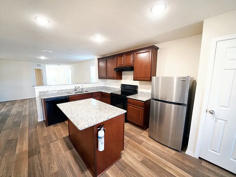 815 Retama Pass — Photo 14