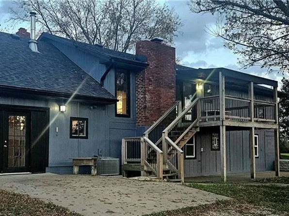 9033 NW B St, Urich, MO 64788