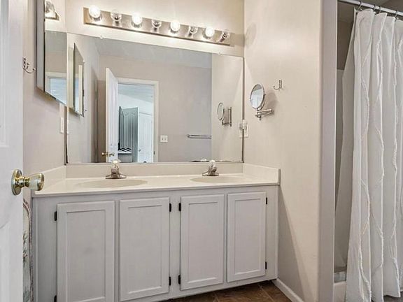 5th image of 150 White Cedar Ln #150