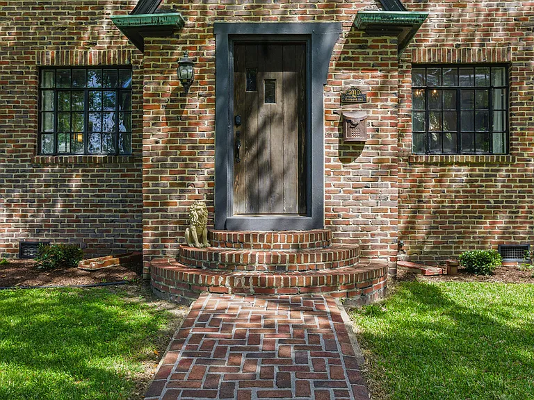 5010 Gosnold Ave — Photo 9