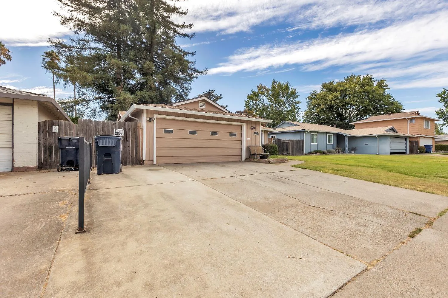20 Lochmoor Cir photo 1
