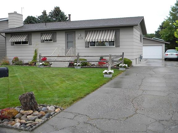 3rd image of 819 Maywood Dr