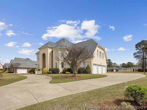 5th image of 245 Stoneleigh Dr