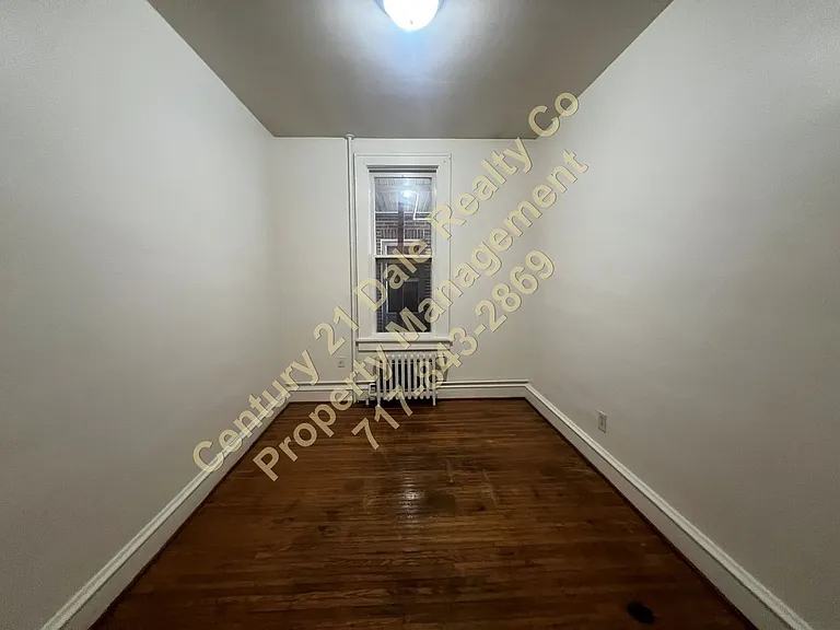 423-425 N Franklin St — Photo 10