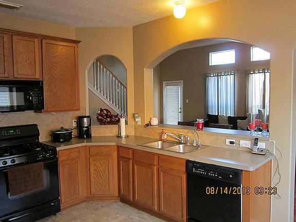 Kitchen has 42 inch cabinets