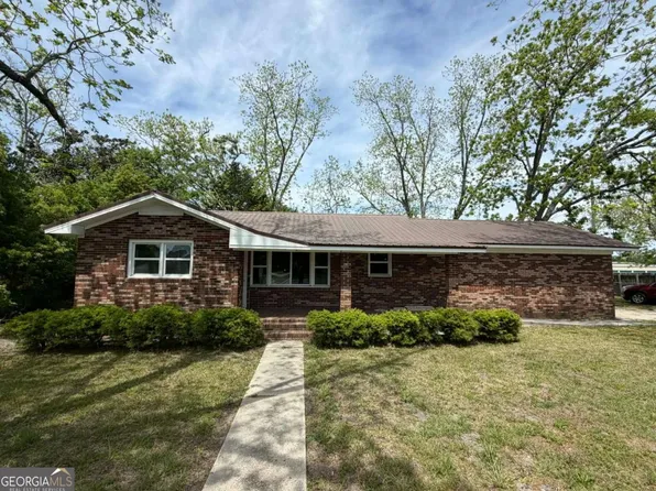 813 W 12th St, Alma, GA 31510