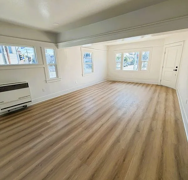 1175 E Broadway — Photo 4