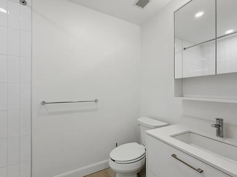 2511 Carolina St — Photo 86