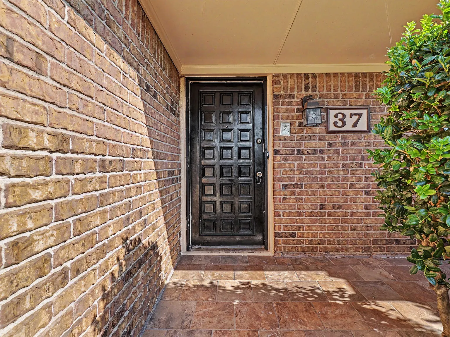 3 bed, 2.5 bath, 1650 sqft, $1,595 — Photo 3