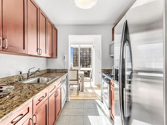 4th image of 211 N End Ave APT 24F