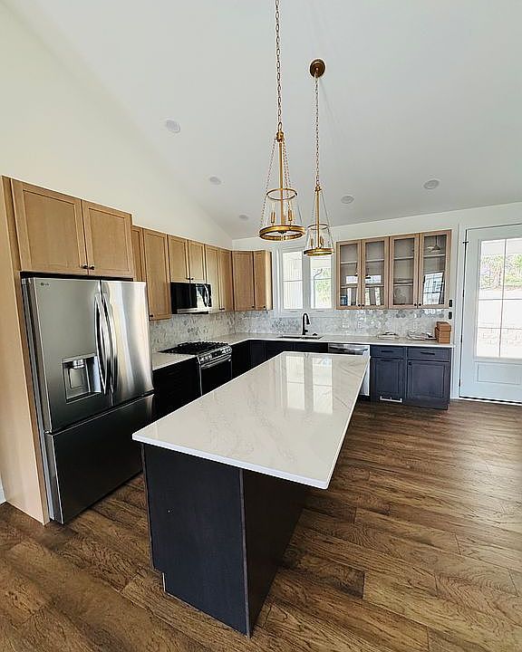 Custom kitchen, large island