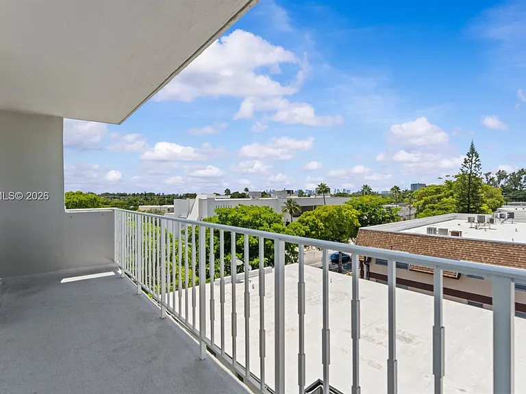1145 Normandy Dr #505 — Photo 11