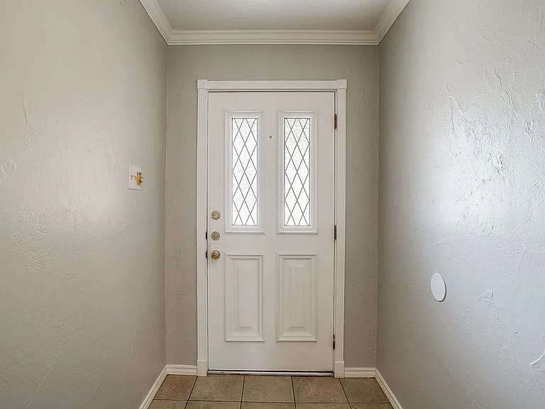 2400 Westpark Way Cir — Photo 3
