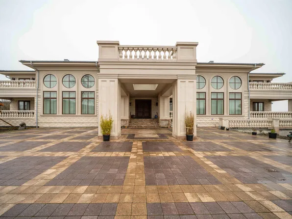 11400 No 2 Rd, Richmond, BC V7E 2E7