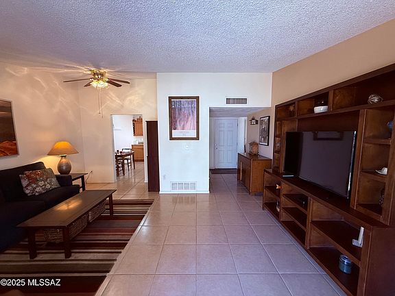 4th image of 6917 N Northpoint Dr
