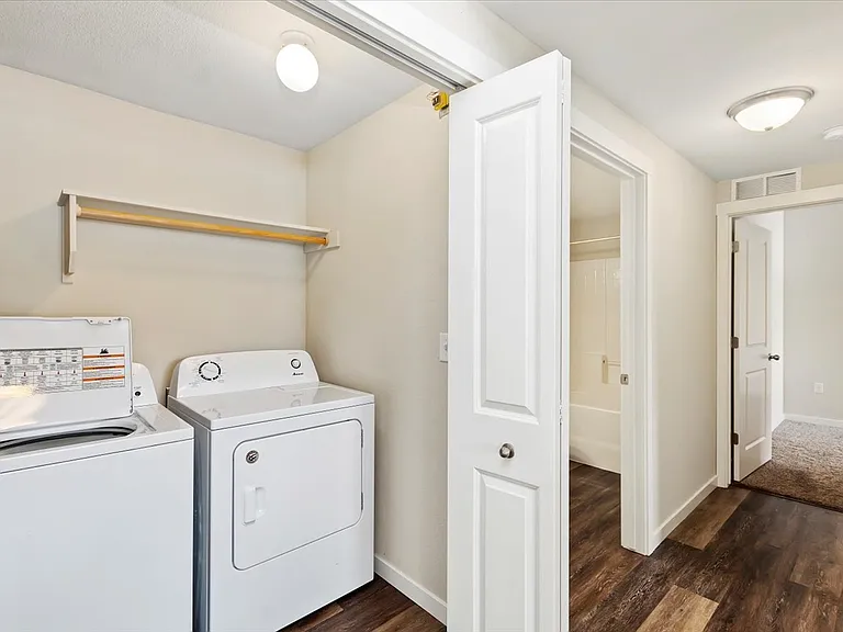 Owyhee Park Apartments — Photo 23