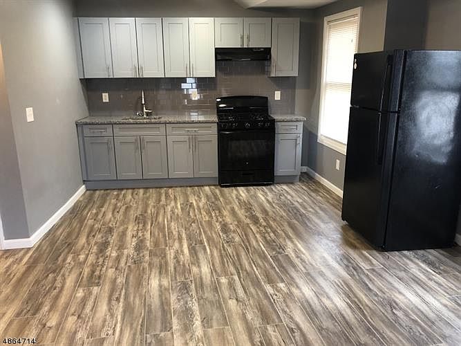 1st image of 780 Summer Ave #3