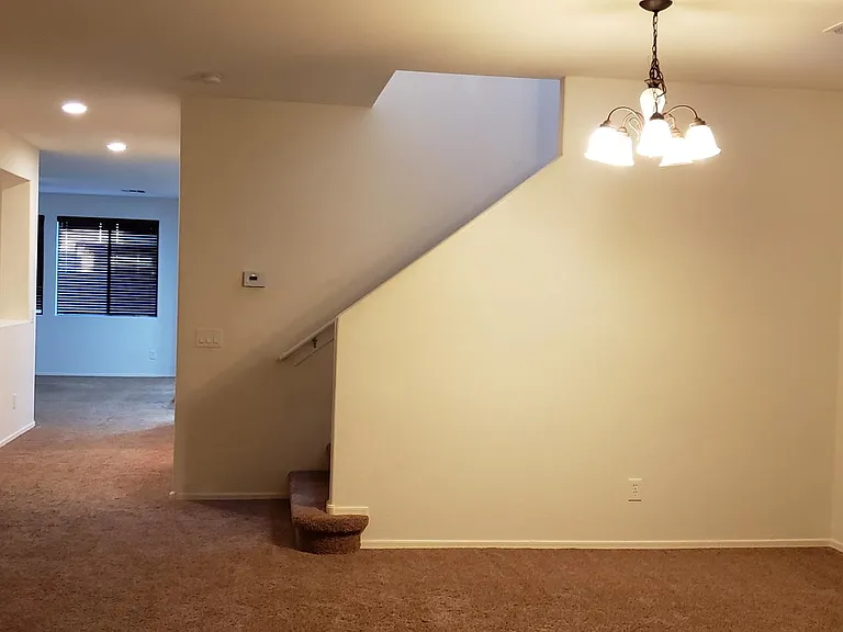 2099 S Martingale Rd — Photo 10
