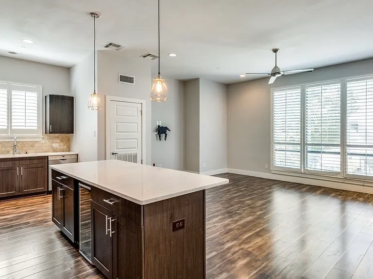 4415 Munger Ave #1A — Photo 8