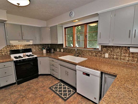 5th image of 334 River Ln