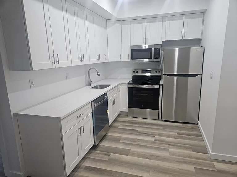 842 Liberty Ave #1B — Photo 3