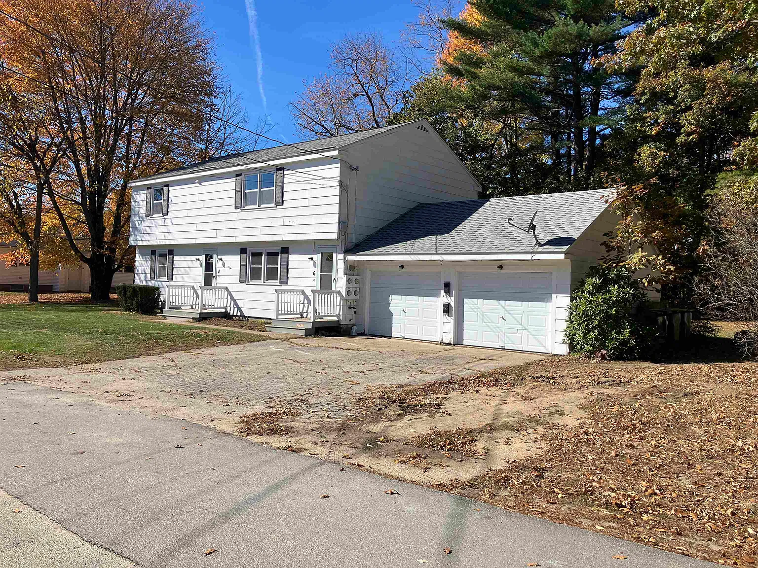 2 bed, 1.0 bath, 995 sqft, $2,300 — Photo 1